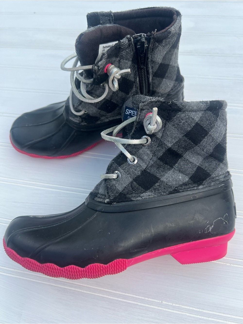 Sperry Kids Black & Gray Plaid Rain Boots with Pink Sole size 1